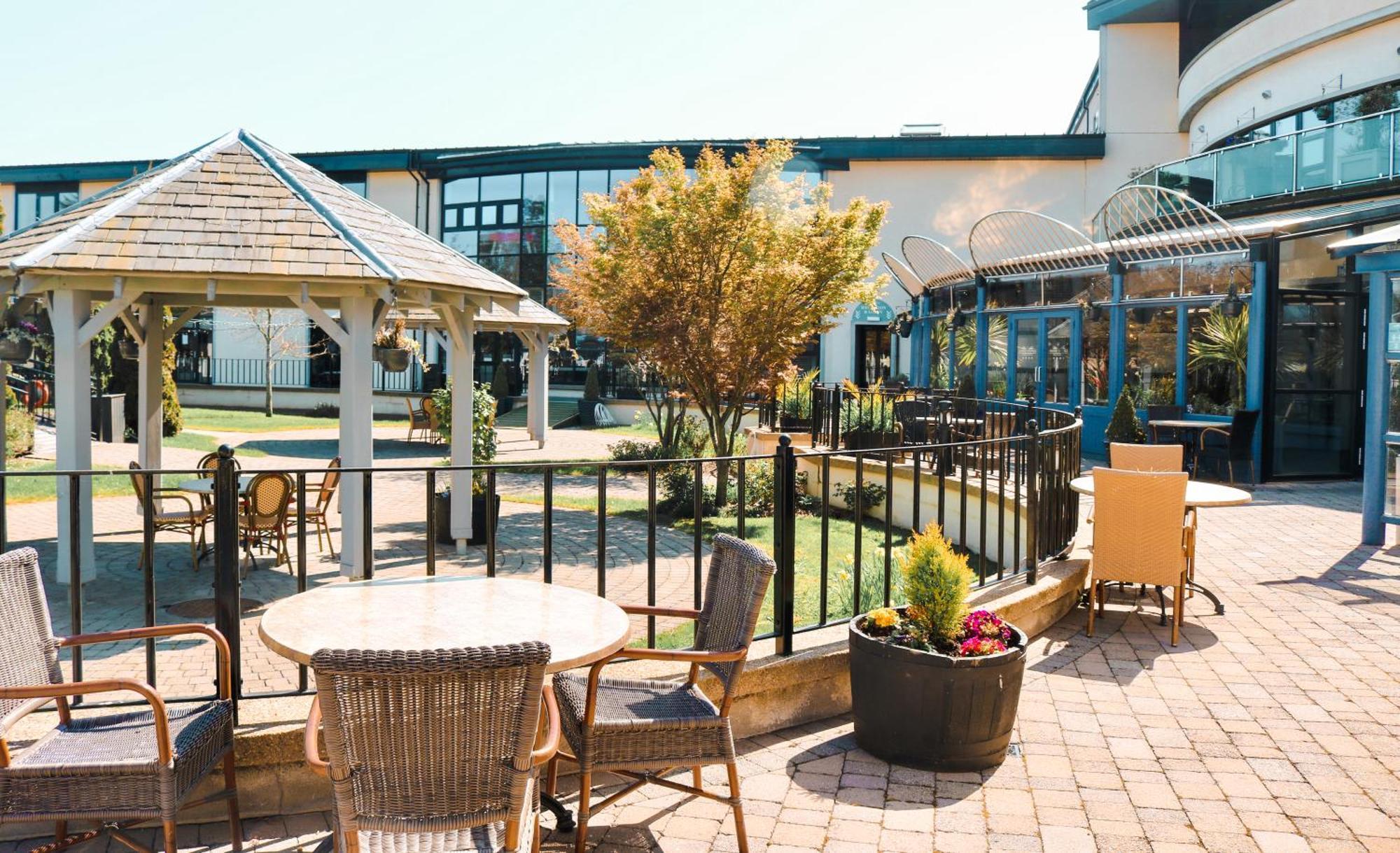 Amber Springs Hotel Gorey Buitenkant foto